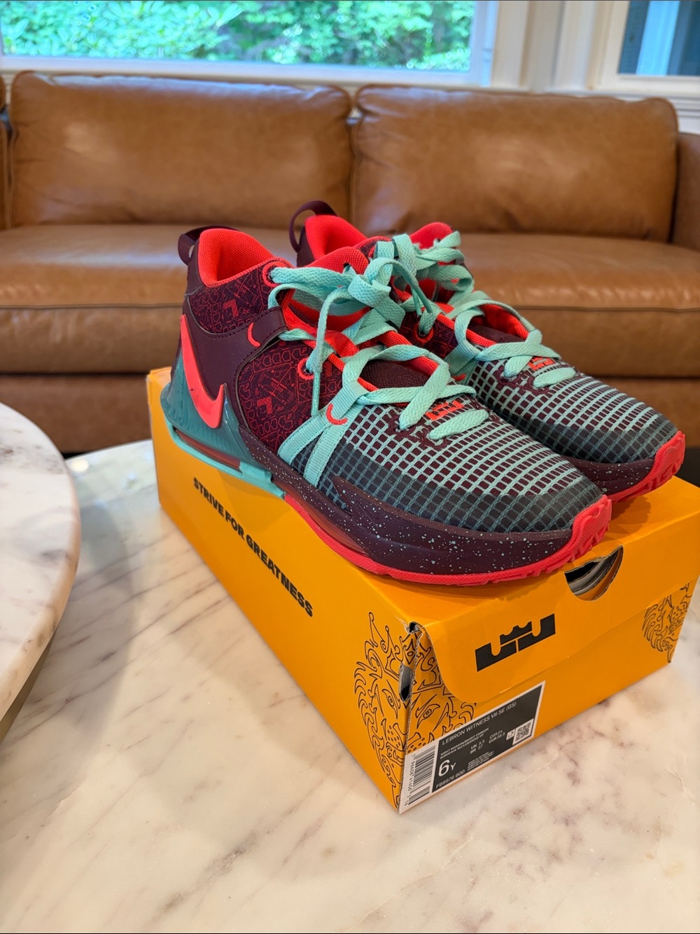 Nike Lebron Witness VII SEKids Basketball Sneakers